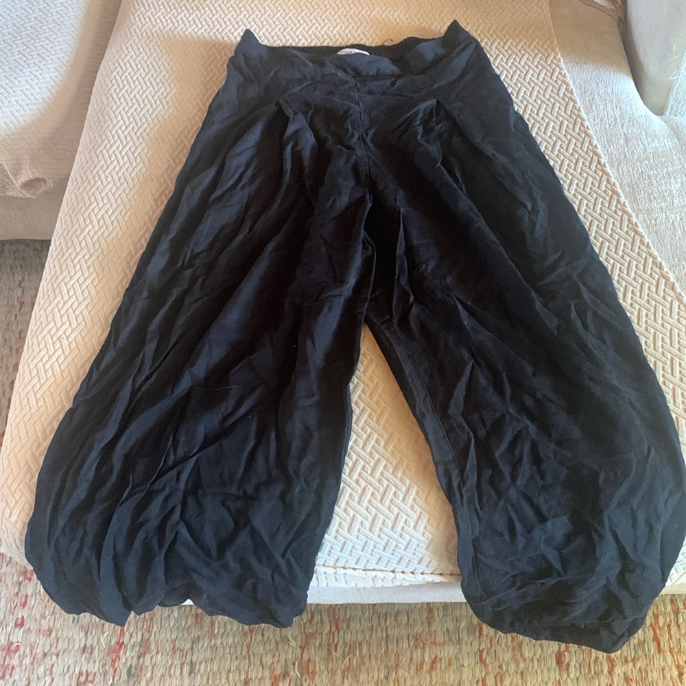 Amour Vert Woman’s Black Wide Leg Joggers